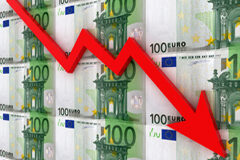 Novedades Tributarias 2012 Una flecha roja descentente sobre billetes de 100 euros