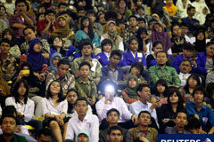 La Unión Europea fija su atención en Asia Miembros de la audiencia que dió Obama en la Universidad Indonesia en Yakarta