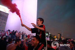 La polémica celebración en España de la final de la Copa Libertadores desde el punto de vista tributario. ¿Gravamen por el Impuesto sobre la Renta de no Residentes? Hinchas del River Plate celebrando la victoria