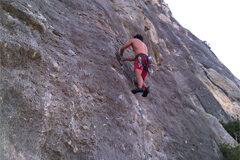 Responsabilidad civil en los deportes de montaña El autor practicando escalada