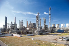 Explosión de industria petroquímica en Tarragona. Fallos, responsabilidad e incumplimiento medioambiental Una industria petroquímica