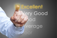 Solución lógica a una interpretación forzada del término informe, contenido en el artículo 191.5 de la Ley Concursal Una mano señala una pantalla digital