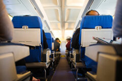 Pros y contras de la propuesta para reforzar los derechos de los pasajeros (I) Interior de un avión