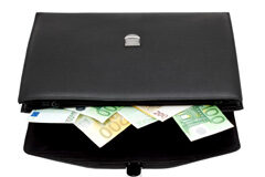 Plan Anual de Control Tributario y Aduanero de 2016 Maletín y billetes de euro