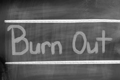 Dos visiones diferentes sobre las causas del burnout y vías de solución. Algunas implicaciones de prevención juridica Quemado