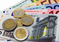 Monedas y billetes de euros.