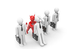 Concurso de acreedores: ¿Cómo exigir responsabilidades? Muñecos en fila y un diablo empujando a uno de los muñecos.