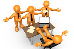 Compliance somos todos Varios muñecos dorados en un despacho