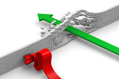 De una posible inconstitucionalidad del artículo 170.1 de la Ley Concursal Un muro atravesado por una flecha verde y otra roja no puede