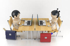 Una nueva modalidad del denominado ‘child grooming’: análisis en el proyecto de reforma* Dos muñecos de niños frente a ordenadores