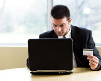 ¿Cómo puedo realizar mis pagos a la Administración por la vía electrónica? Las claves del Pago-e y TEF