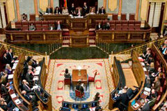 El Congreso aprueba la reforma fiscal con el respaldo del PP y la «satisfacción moderada» de CiU Cristóbal Montoro. Ministro de Hacienda