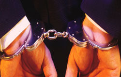 El Supremo absuelve a uno de los cuatro condenados de la ‘operación Tigris’ Manos apresadas.