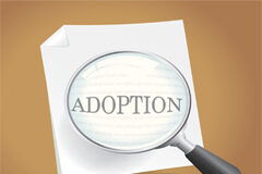 La ‘Obra Huérfana’: una novedad en la propiedad intelectual española Una lupa sobre un papel con la lectura adoption