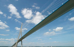 Convocatoria sin relación de puestos de trabajo: un puente en el vacío Un puente en el horizonte.