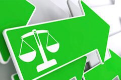 La reforma del Código penal operada por la LO 1/2015, de 30 de marzo y las nuevas reglas del “juego” empresarial Flechas con la balanza de la justicia