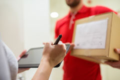 Reveladora sentencia en la jurisdicción social: los “riders” de deliveroo son falsos autónomos Un repartidor