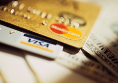 Tarjetas de crédito y billetes