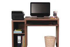 Teletrabajo y prevención de riesgos laborales: pasos hacia el futuro Ordenador sobre mesa