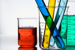 Transferencia de resultados y derechos de propiedad intelectual en la investigación: continuidad (II) Varios tubos de ensayo